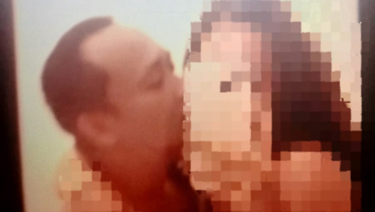 Foto: Kades Lapa Taman Lagi Berciuman bersama perempuan yang bukan muhrim