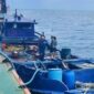 Foto: Kapal Motor Layar, saat Bongkar/Muat BBM Jenis Solar Bersubsidi diduga Ilegal di Perairan Laut Pulau Sapeken, Kabupaten Sumenep, Jawa Timur.