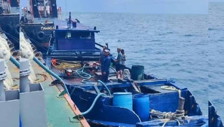 Foto: Kapal Motor Layar, saat Bongkar/Muat BBM Jenis Solar Bersubsidi diduga Ilegal di Perairan Laut Pulau Sapeken, Kabupaten Sumenep, Jawa Timur.