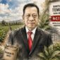 Kepala DKPP Sumenep, Chainur Rasyid, diilustrasikan dengan latar hamparan tembakau sebagai simbol komitmen pemerintah daerah dalam memperkuat sektor pertanian melalui program bantuan benih tembakau DBHCHT 2026.