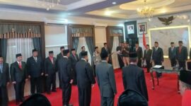 Prosesi pelantikan dan pengambilan sumpah jabatan empat pejabat Pimpinan Tinggi Pratama di lingkungan Pemkab Sumenep.