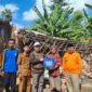 BAZNAS Sumenep menyerahkan bantuan kepada korban rumah ambruk di Desa Juruan Laok, Kecamatan Batuputih.