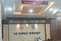 Ruang lobi Kantor Bersama (KB) Samsat Sumenep yang menjadi lokasi pelayanan administrasi kendaraan bermotor. Sejumlah warganet mengeluhkan adanya biaya administrasi tambahan dan biaya parkir saat mengurus perpanjangan STNK lima tahunan.