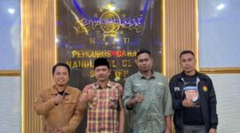 Perwakilan petani garam bersama pengurus Lakpesdam PCNU Sumenep usai penyampaian pengaduan mengenai akses pengelolaan lahan PT Garam (Persero). Hingga berita ini diterbitkan, Newsline.id masih mengupayakan konfirmasi dari manajemen PT Garam.