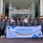 Foto bersama mahasiswa Program Studi Ilmu Komunikasi Universitas Annuqayah saat mengikuti kunjungan studi media (broadcasting visit) di Graha Pena Surabaya, Rabu (29/7/2026).